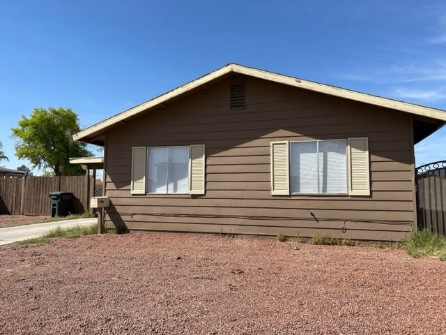 Foto principal - 4754 E Harmon Ave