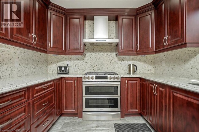 Building Photo - 2235 Grenville Dr
