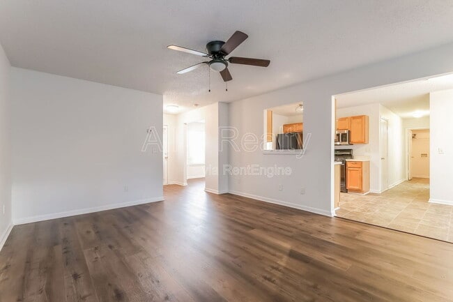 Foto del edificio - 828 Marcus Ln