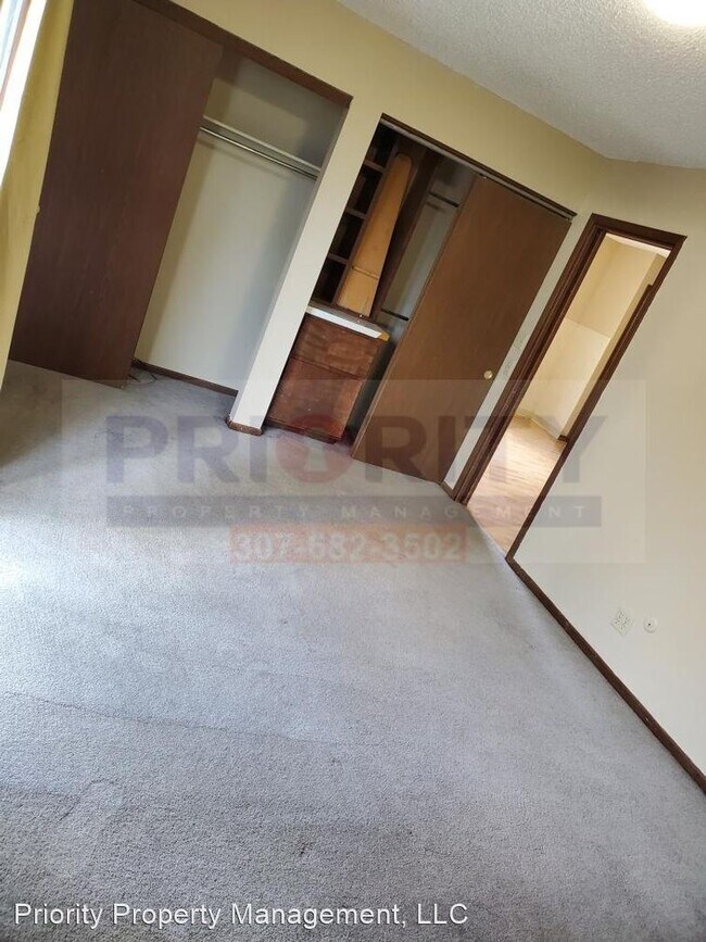 Building Photo - 1 br, 1 bath House - 304 E Converse St