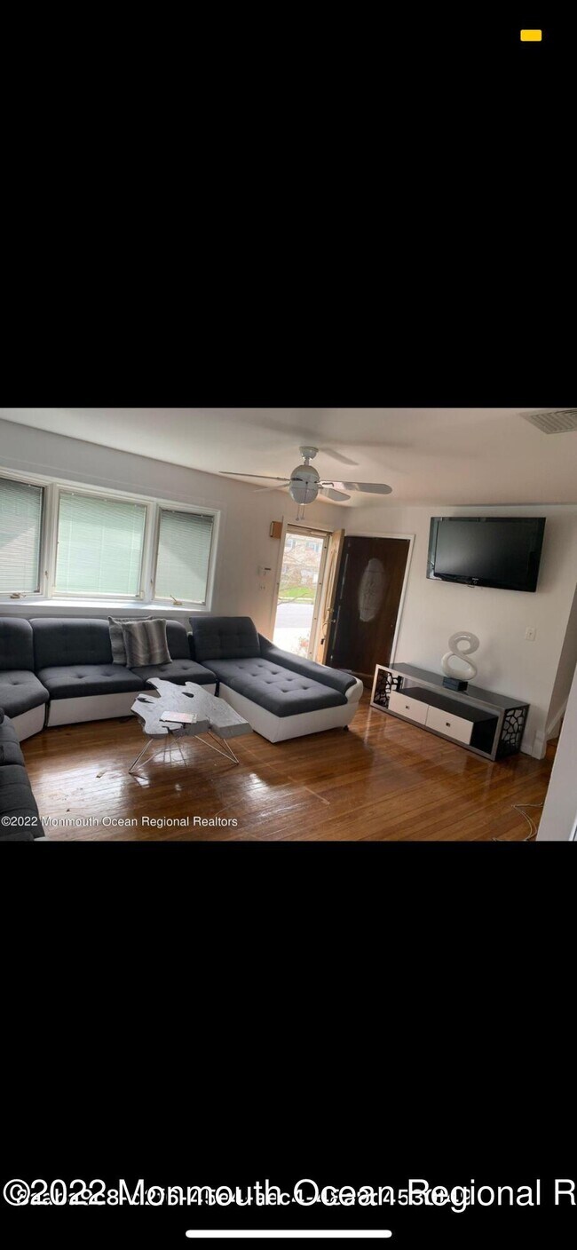 Foto del edificio - 1121 Darlene Ave