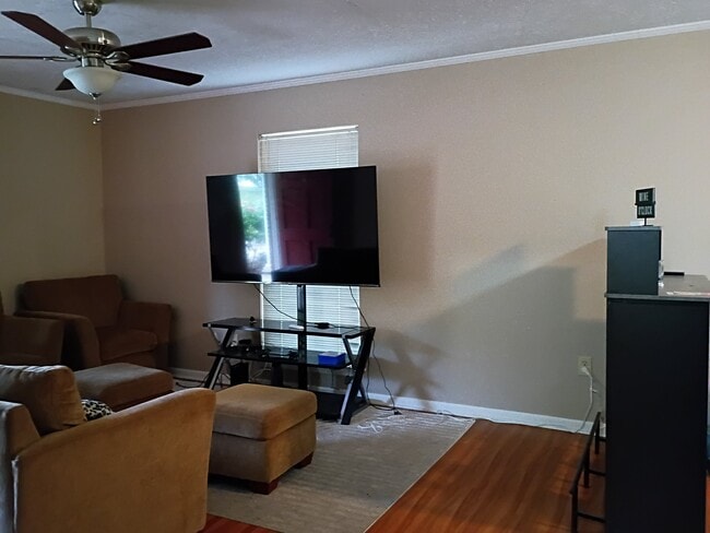 Photo - 902 E Magnolia Ave Townhome