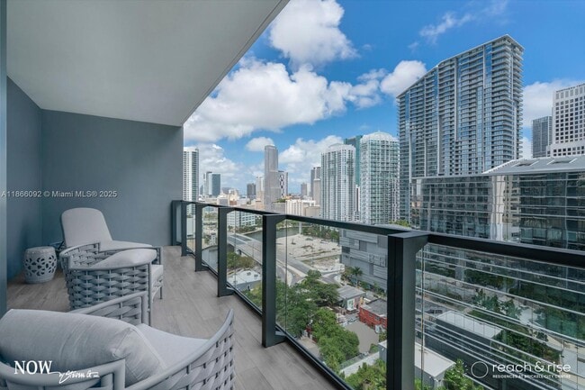 Foto del edificio - 88 SW 7th St