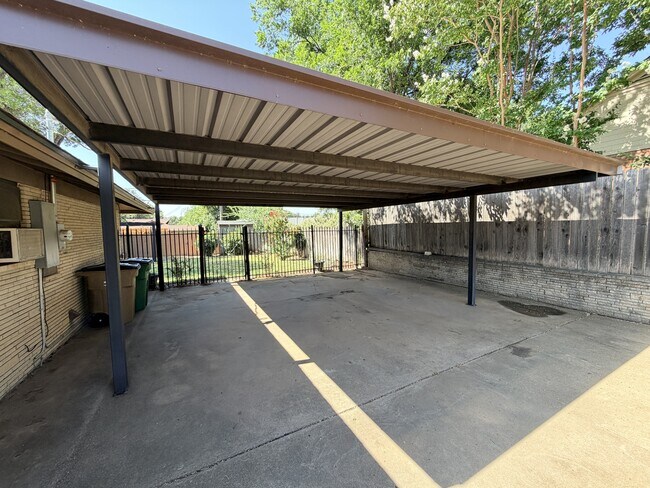 Foto del edificio - 2601 Oxford Ave