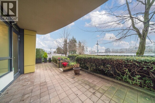 Building Photo - 9 Smithe Mews