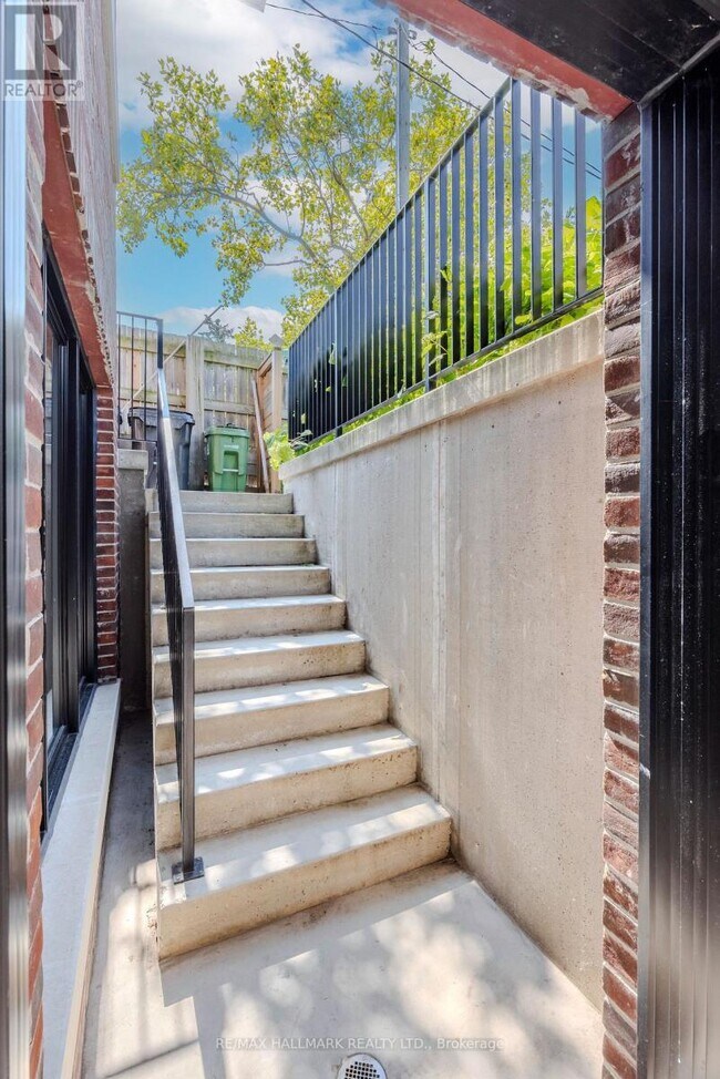 Building Photo - 81 Gough Ave