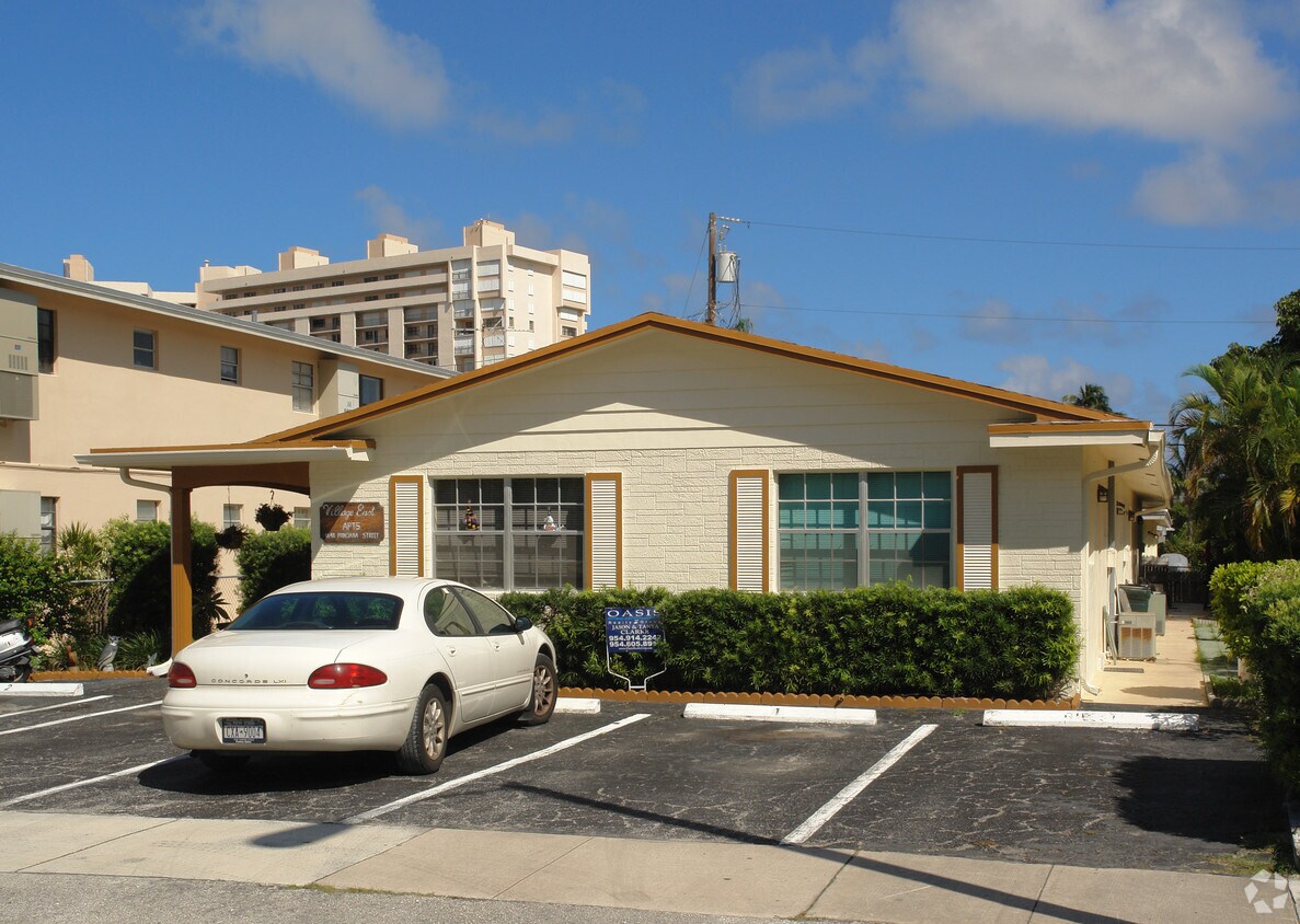 Building Photo - Village East