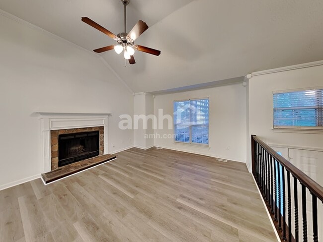 Foto del edificio - 154 Spring Creek Ct