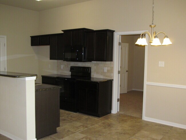 Foto del edificio - 4 BEDROOM, BISD