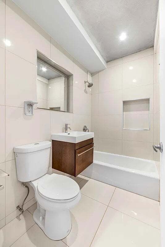 Foto del edificio - 135 Christopher St