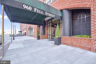 Building Photo - 960 Fell St