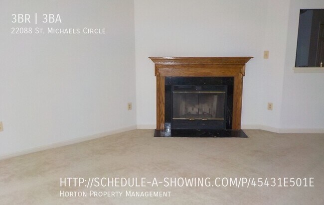 Building Photo - 3 Bedroom, 2 Full Bath, 1 Half Bath Townhome