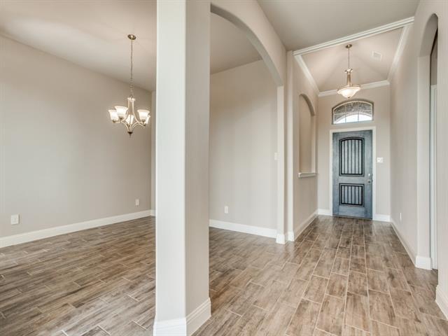 Building Photo - 533 Redbud Dr