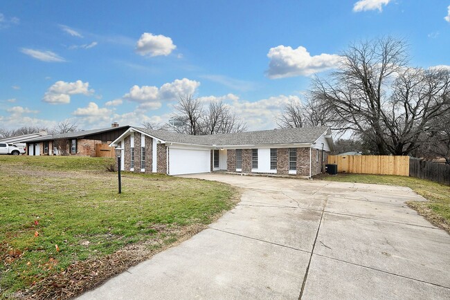 Building Photo - 3 br, 2 bath House - 9708 Leland Ln
