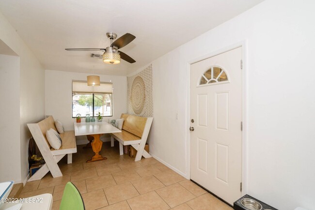 Dining Room - 1236 W Congress St