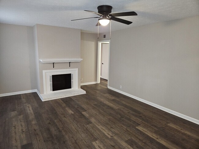 Foto del edificio - 101 Edgewood Dr