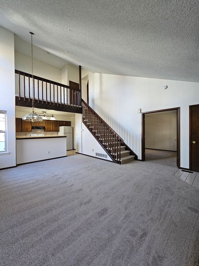 Foto del edificio - End Unit Condo with Private Patio