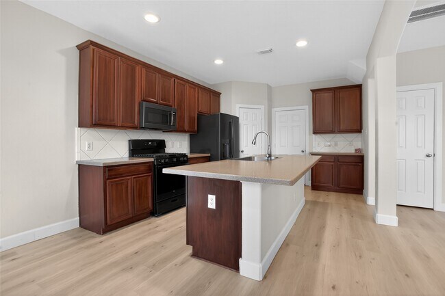 Building Photo - 126 Silver Penny Dr