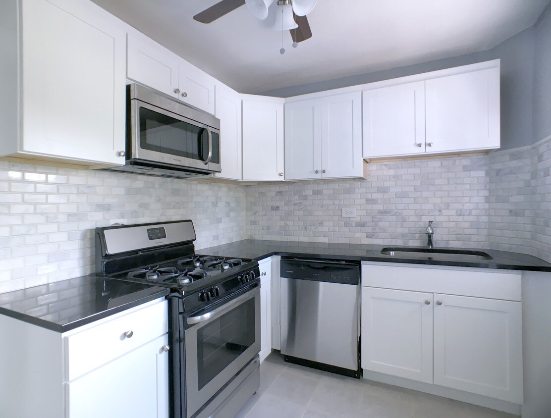Primary Photo - 4033 W Eddy St