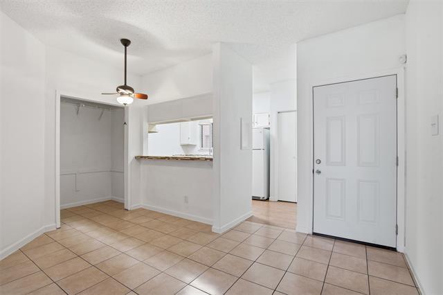 Foto del edificio - 5550 Spring Valley Rd