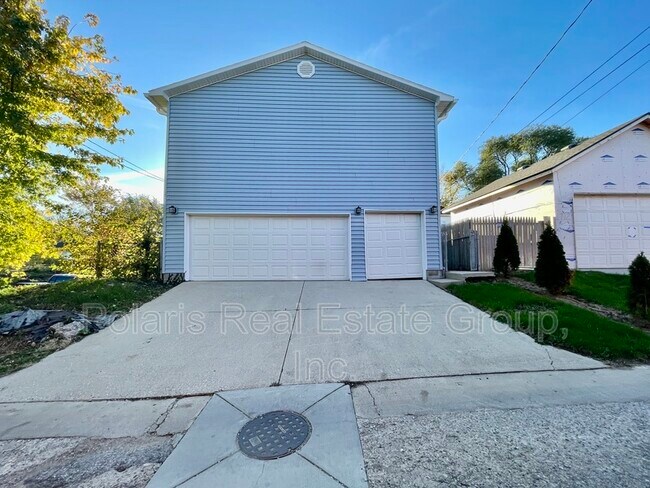 Building Photo - 1776 E Brookside Ave