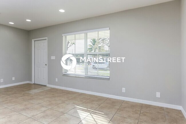 Foto del edificio - 3 Bedroom Pet-Friendly Home in Hollywood, ...