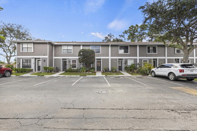Foto del edificio - 814 Hill Dr