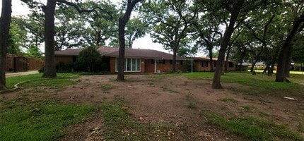 Building Photo - 218 W Holland Dr