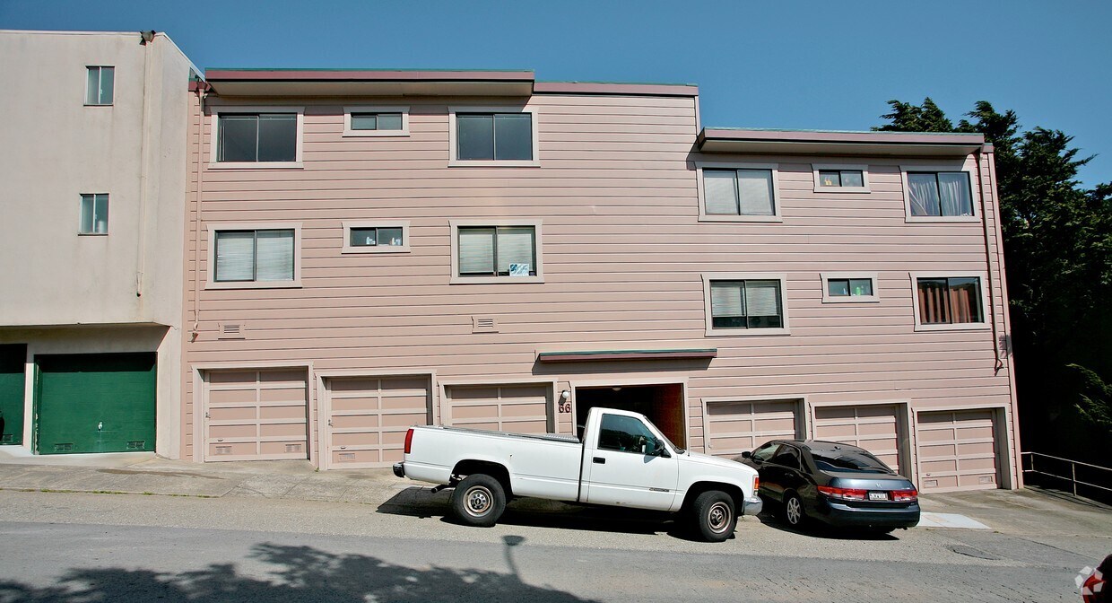 Building Photo - 66 Crestline Dr