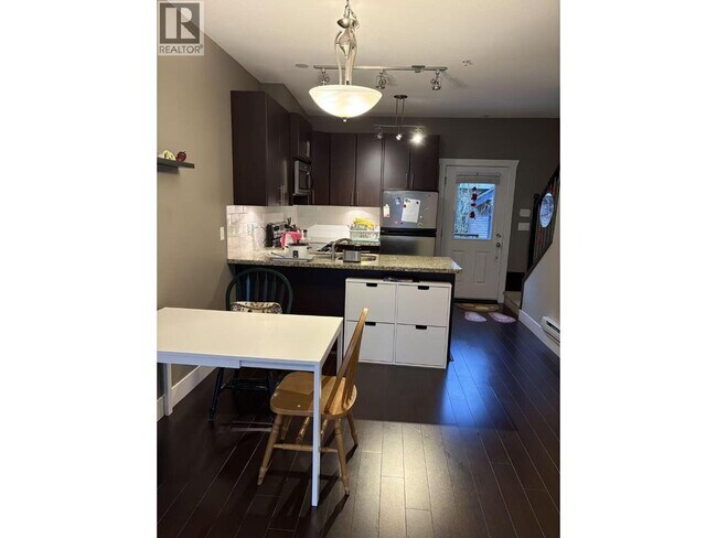 Photo du bâtiment - 5211 Irmin St