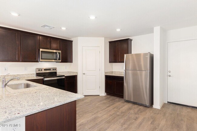 Building Photo - 537 W Pintail Dr