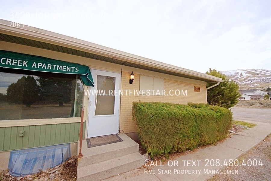 Primary Photo - 2 Bedroom 1 Bathroom Apartment Across from...