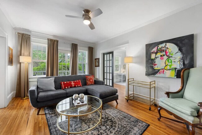 Foto del edificio - 800 Magnolia Ave