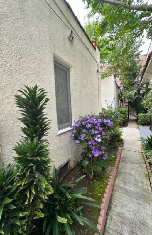 Foto del edificio - 628-628 N Plymouth Blvd