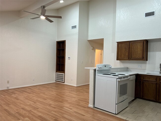 Building Photo - 2305 55th St