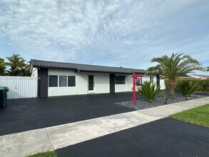 Building Photo - 10790 SW 66th Dr