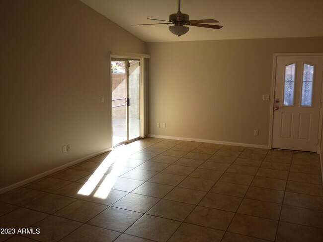 Building Photo - 7531 W Taro Ln
