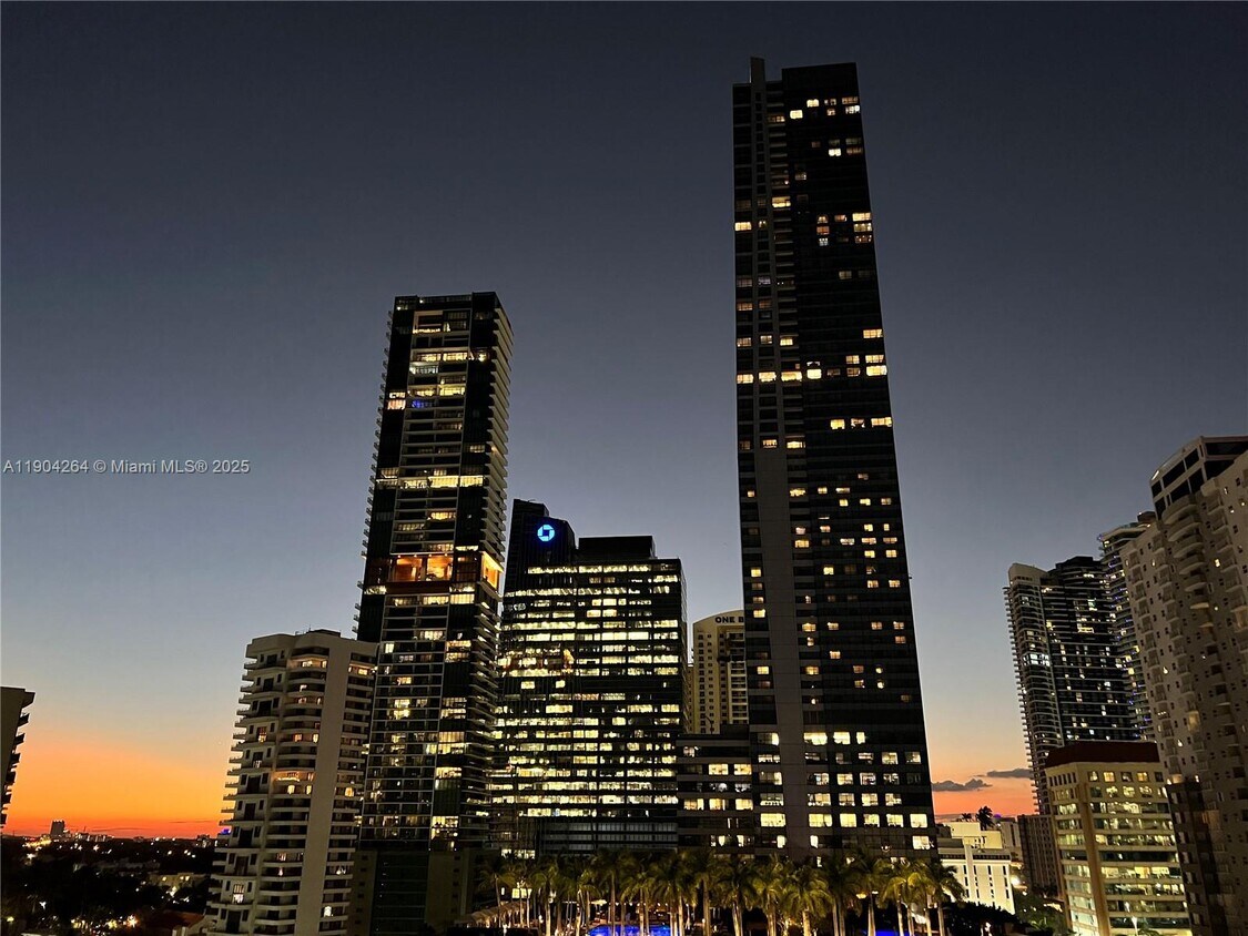 Foto principal - 1420 Brickell Bay Dr