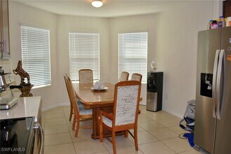 Building Photo - 1217 Santa Barbara Blvd N