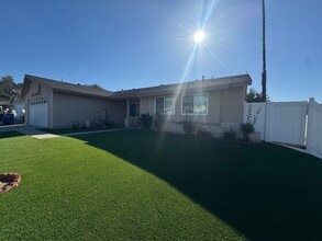 Building Photo - 1058 Benjamin Pl