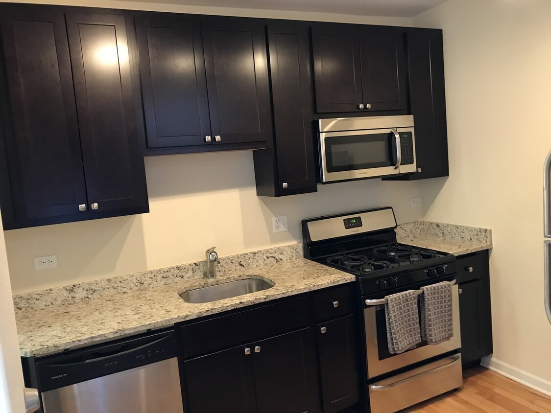Foto principal - 4750 N Sacramento Ave