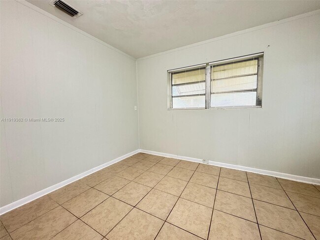 Foto del edificio - 1900 NW 12th Ave