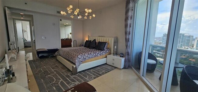 Foto del edificio - 15901 Collins Ave