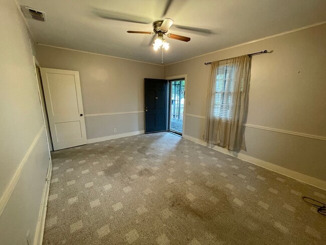 Building Photo - Adorable Cottage in The Hill Area!