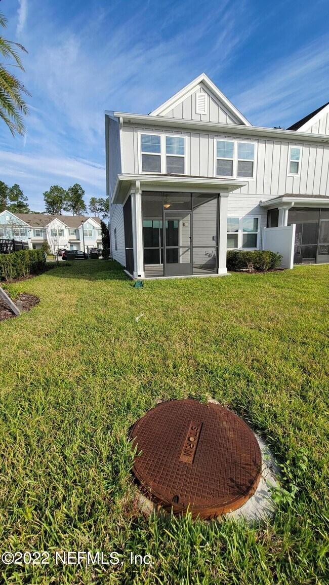 Foto del edificio - 12859 Josslyn Ln