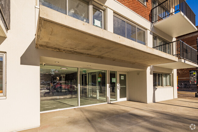 Building Photo - 3605 Saint-Urbain
