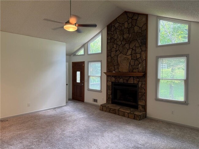 Building Photo - 412 Hickory Walk