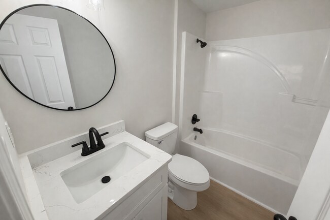 Foto del edificio - CHARMING COTTAGE AVAILABLE MARCH 9TH!