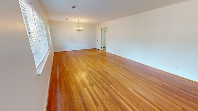 Foto del edificio - 355 Mont Vista Dr