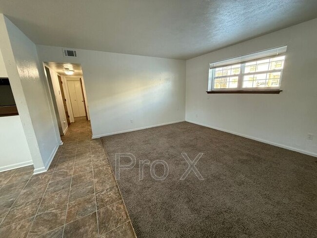 Building Photo - 124 E Highland